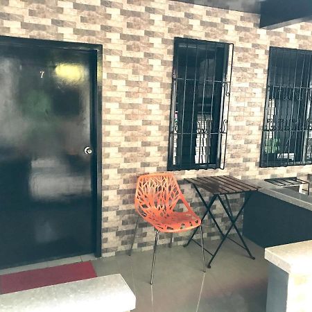 Halfway House Hostel Mactan Cebu Airport Мактан Экстерьер фото