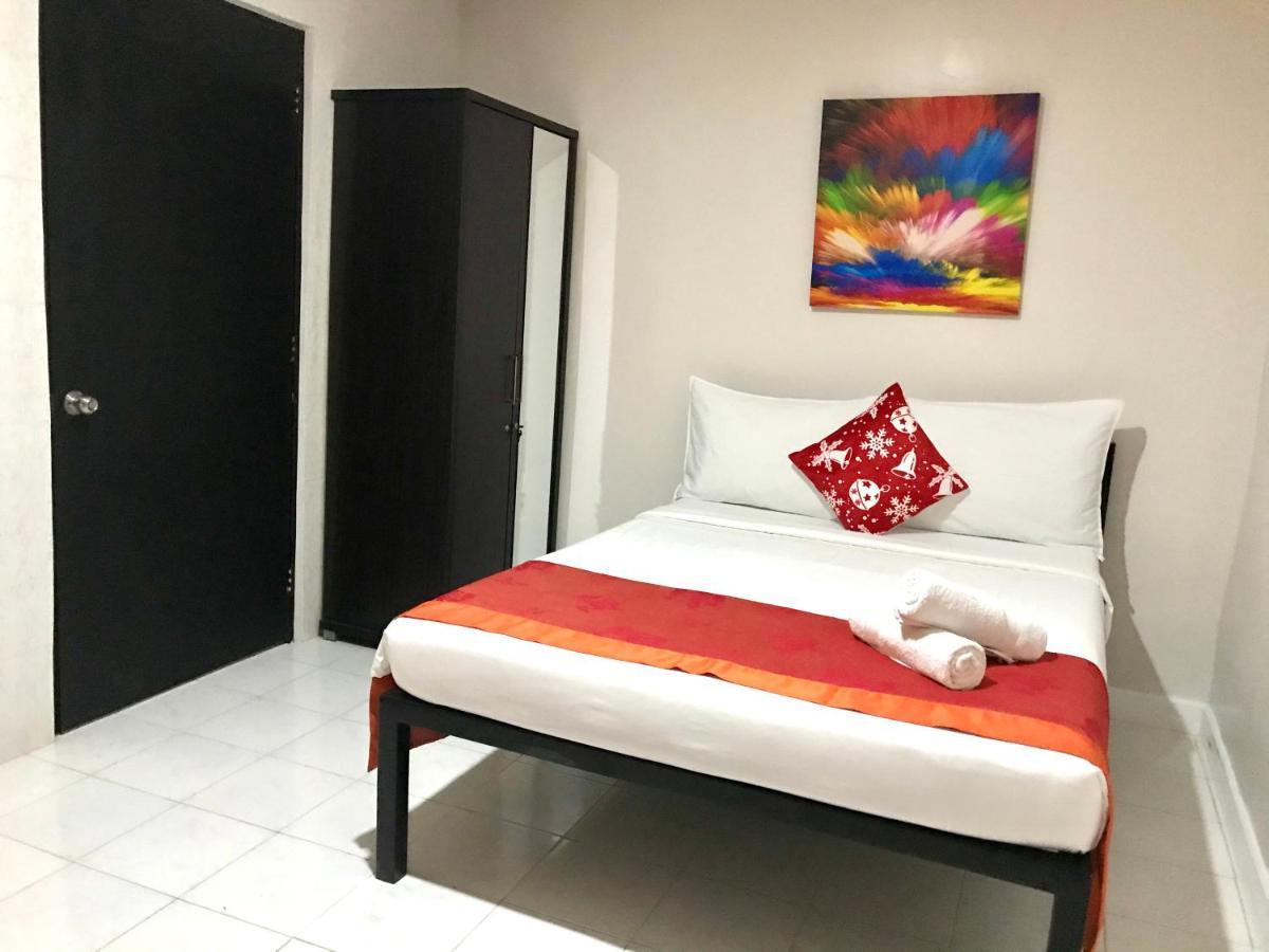 Halfway House Hostel Mactan Cebu Airport Мактан Экстерьер фото