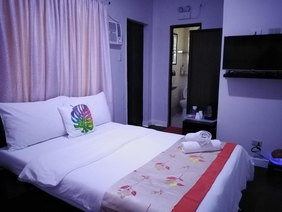 Halfway House Hostel Mactan Cebu Airport Мактан Экстерьер фото