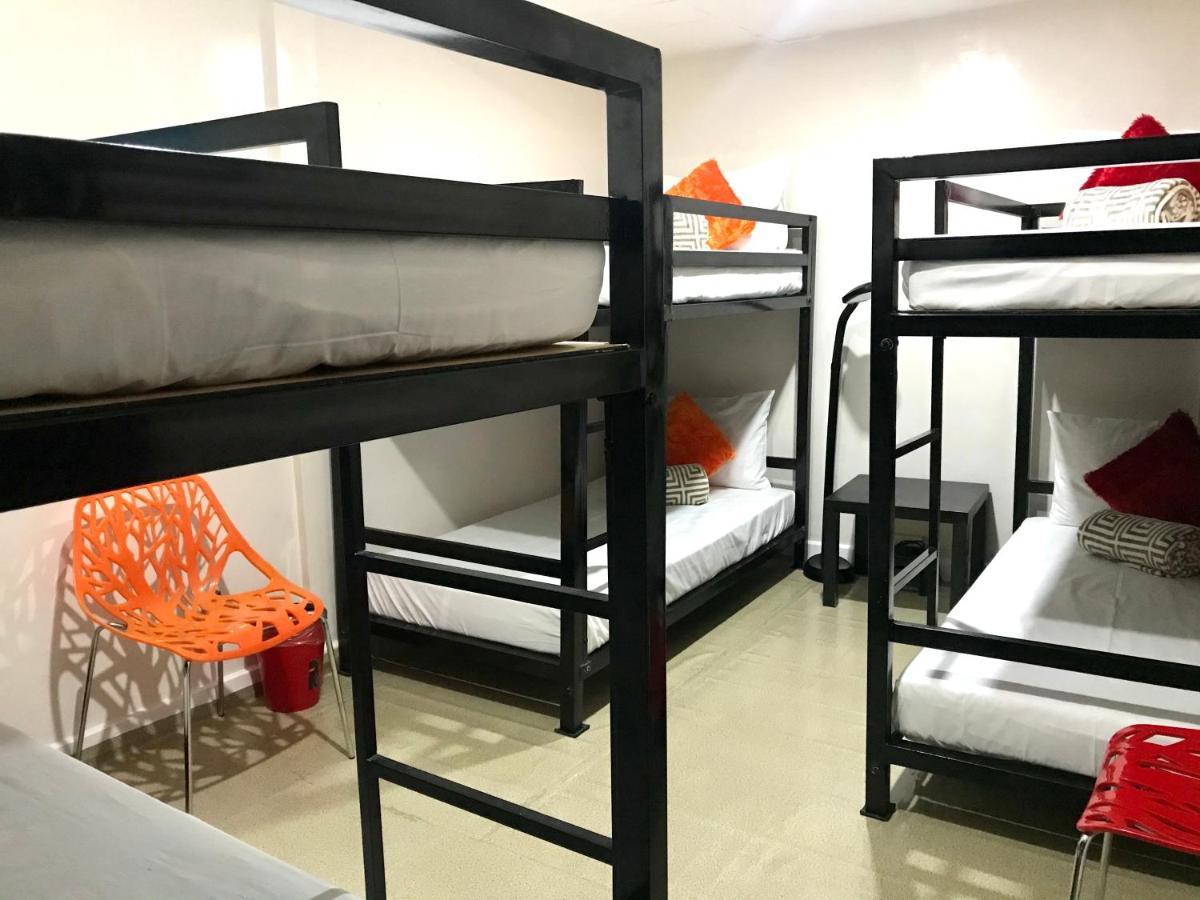 Halfway House Hostel Mactan Cebu Airport Мактан Экстерьер фото