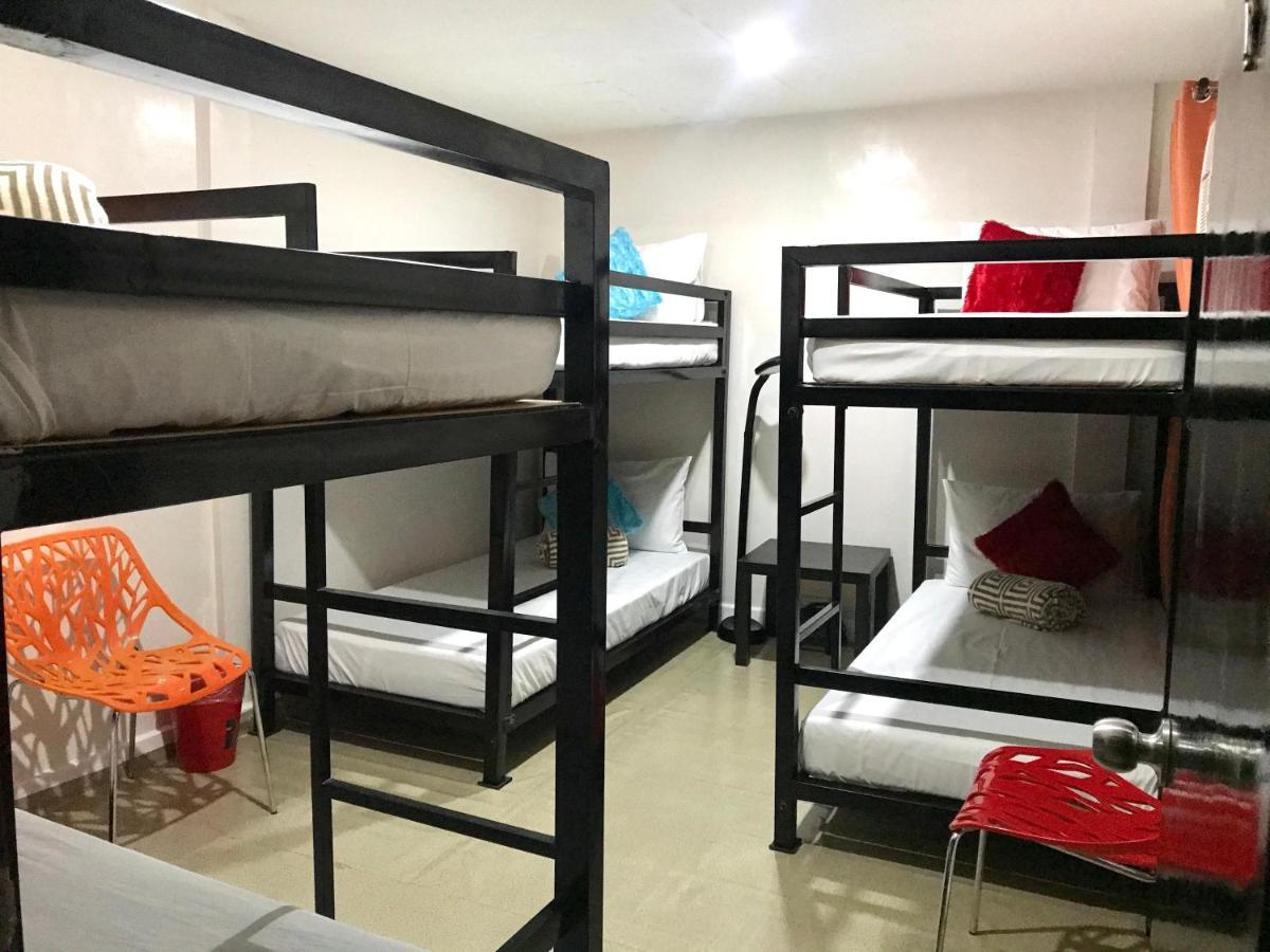 Halfway House Hostel Mactan Cebu Airport Мактан Экстерьер фото