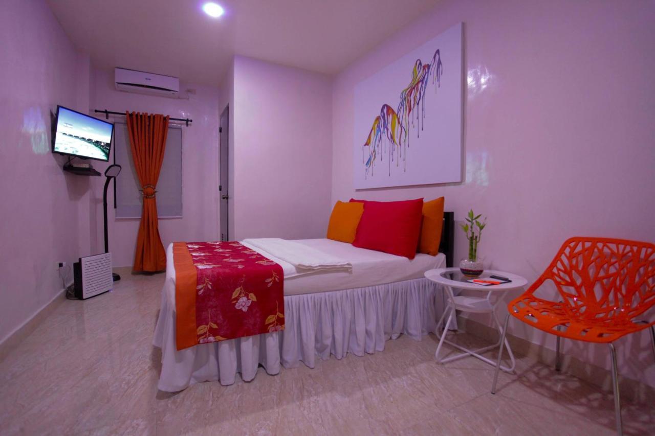 Halfway House Hostel Mactan Cebu Airport Мактан Экстерьер фото
