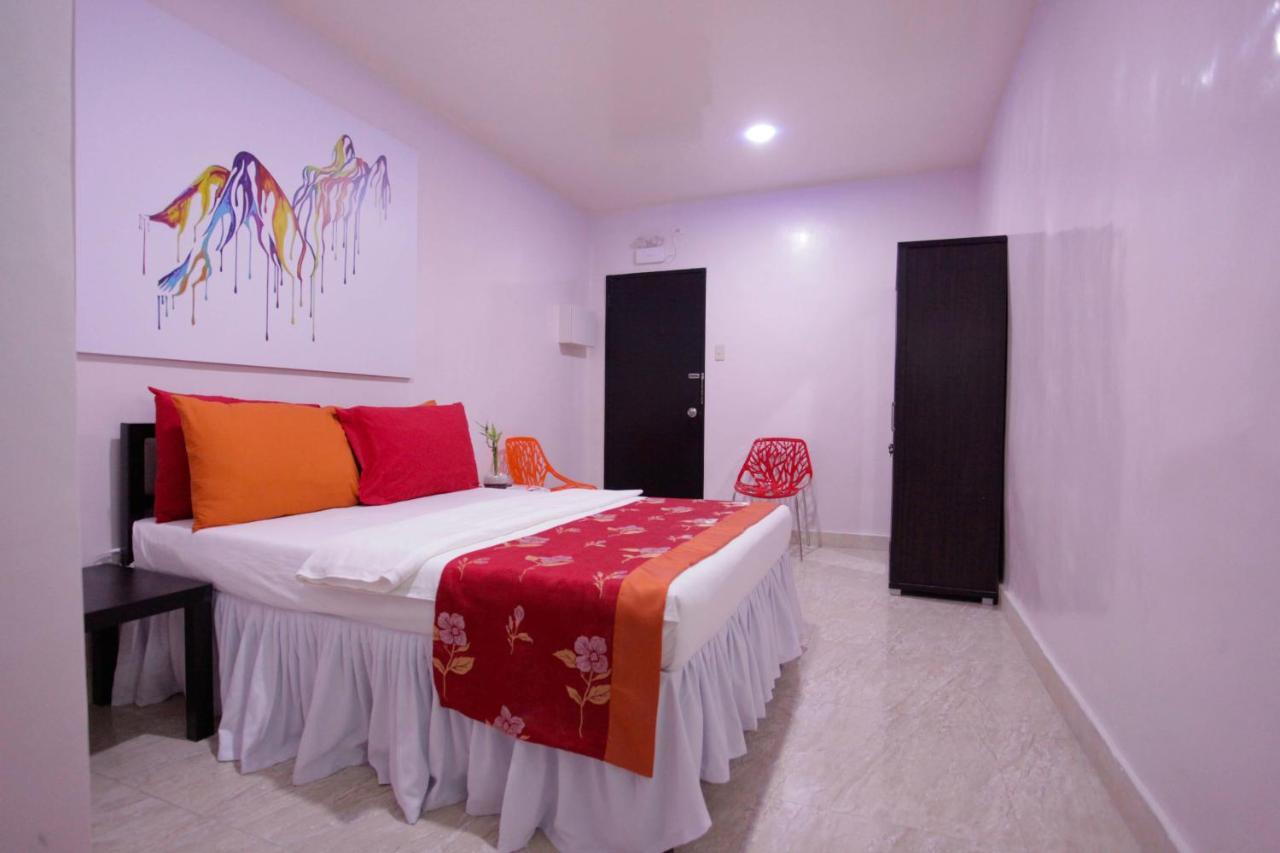Halfway House Hostel Mactan Cebu Airport Мактан Экстерьер фото